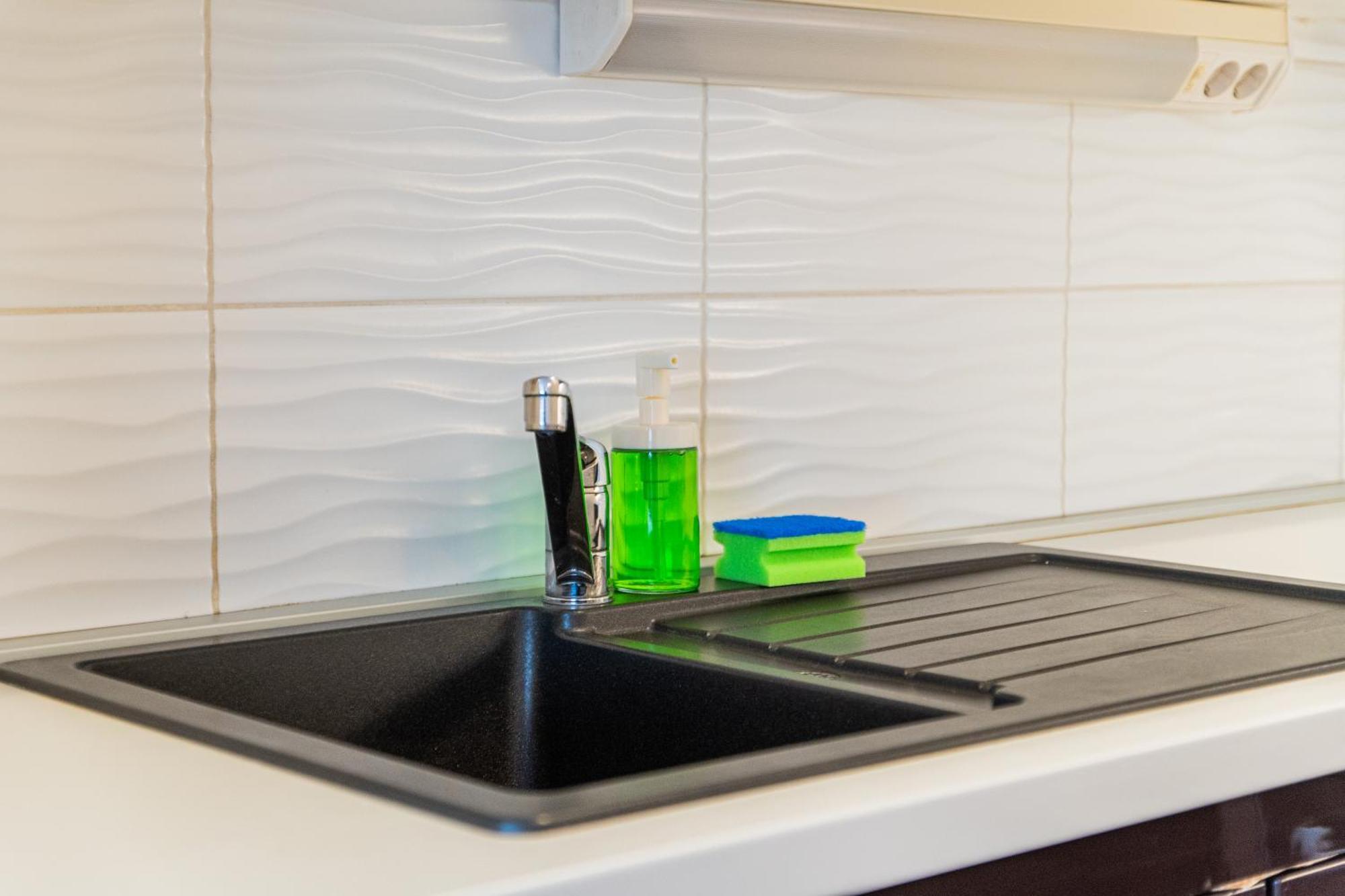 Flexible Selfcheckins 97 - Zagreb - Garden - Parking- Loggia - 2 Bedrooms Bagian luar foto
